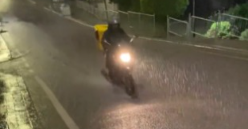 İzmit’te bu sokaktan geçilmiyor!