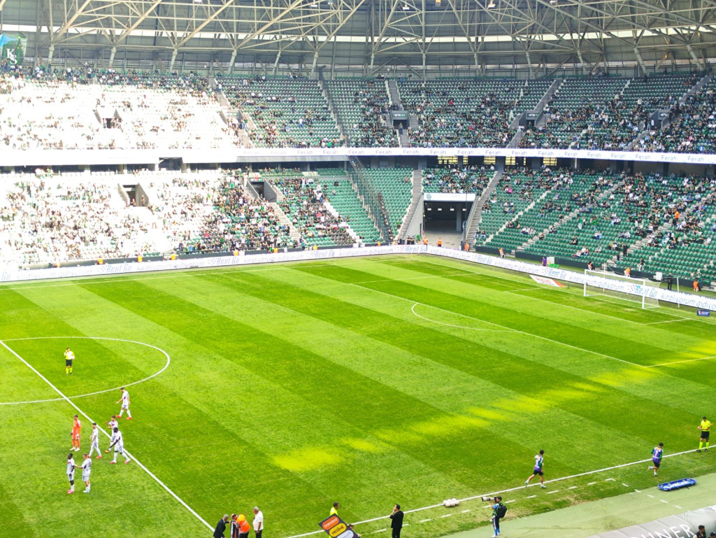 Turka Kocaeli Stadı’nın zemini toparladı!