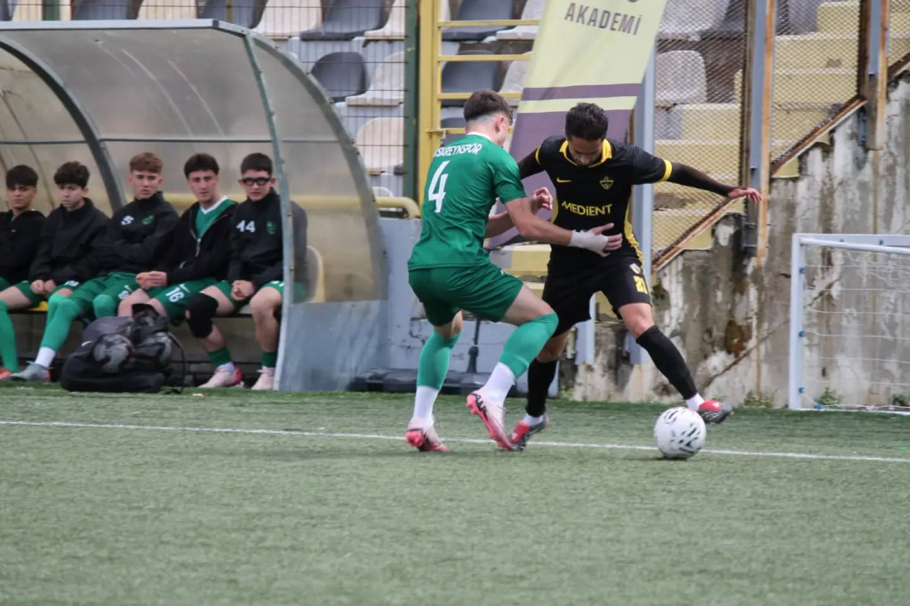 Hisareynspor U-19 Değirmendere’de