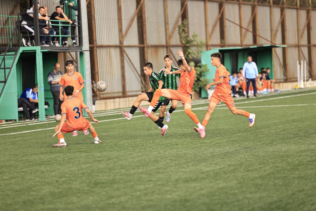 Kocaelispor U-15 ilk devreyi önde tamamladı