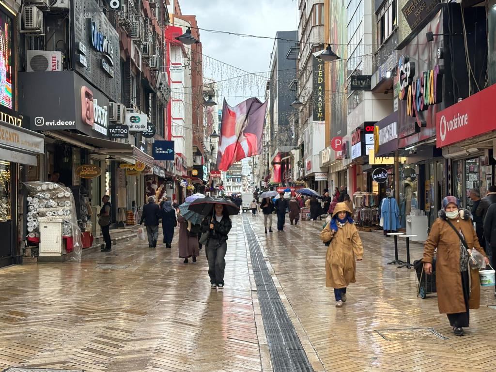 İzmit haftaya yağmurlu başladı!