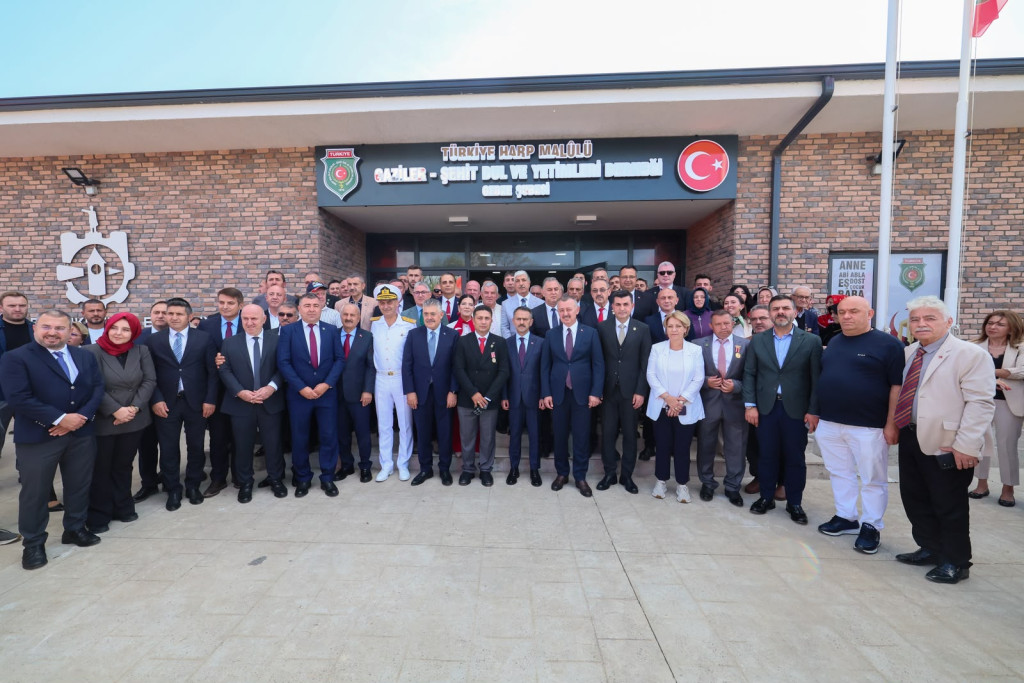 Kocaeli Büyükşehir’den şehit aileleri ve gazilere vefa