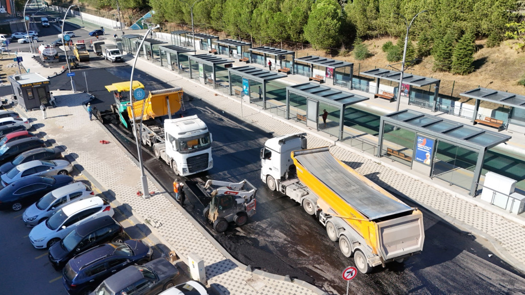 Alikahya’da tramvay hattıyla birlikte yollar da yenileniyor