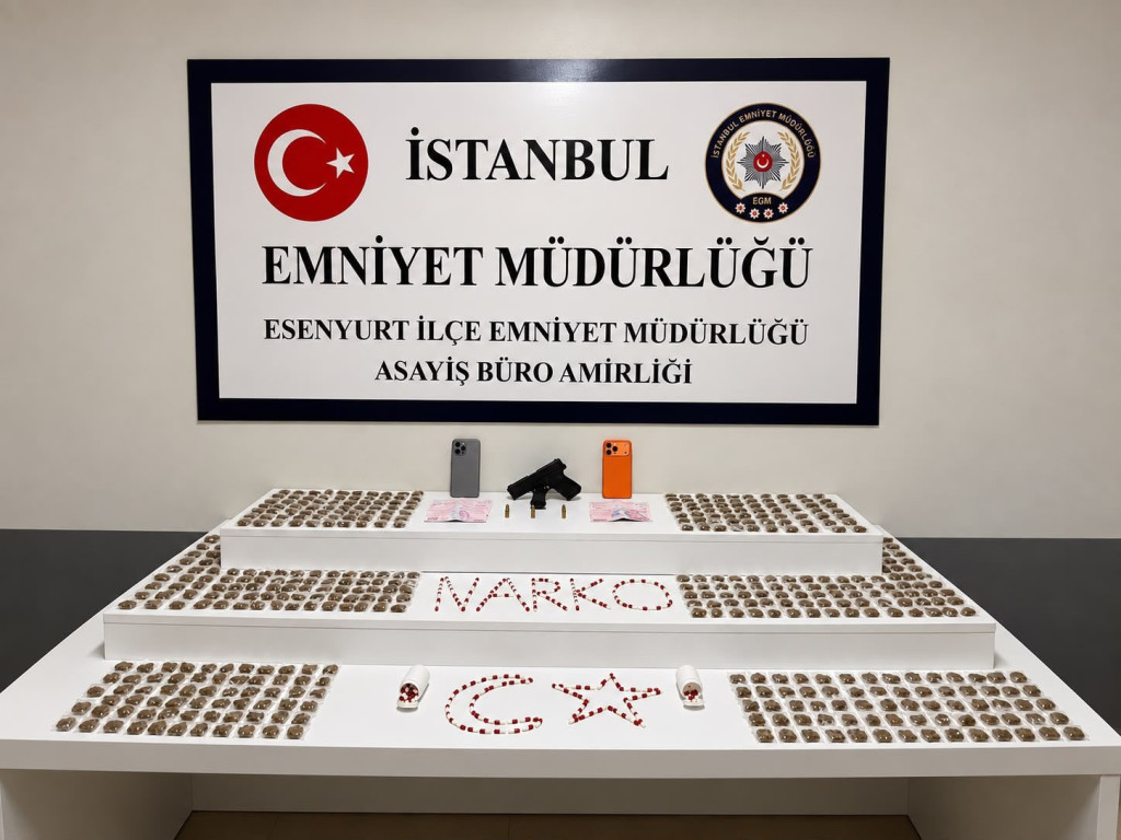  Şüpheli araçtan uyuşturucu çıktı: 2 gözaltı