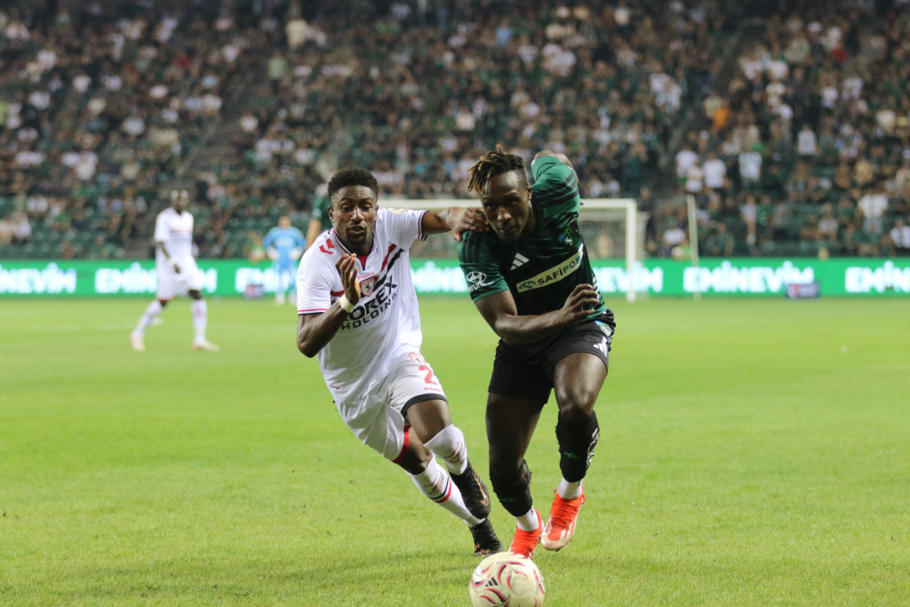 Kocaelispor'da Agyei tehlikede