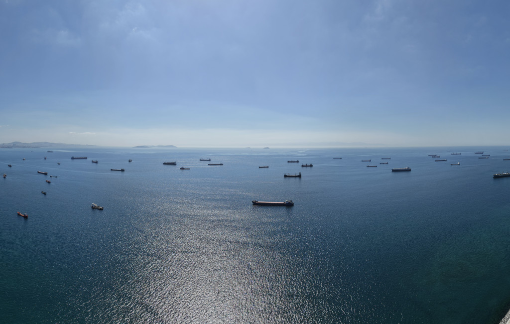 Karadeniz'e geçemeyen gemiler Marmara'da beklemede!