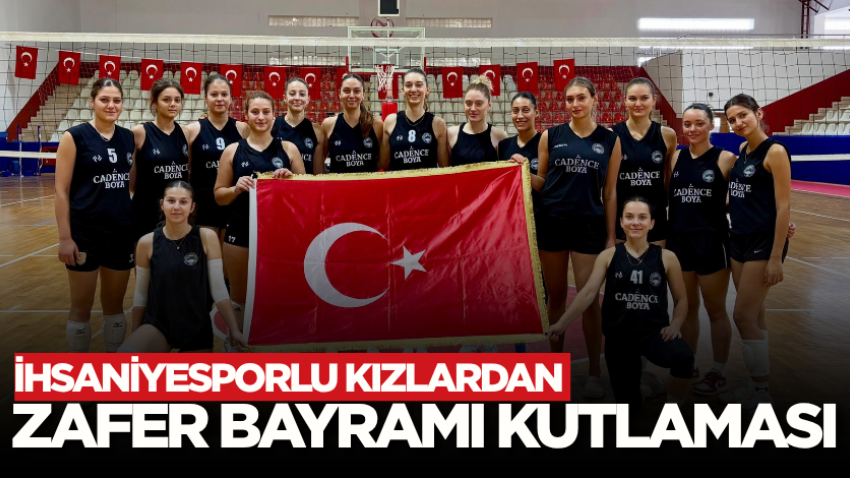 İhsaniyesporlu kızlardan Zafer Bayramı kutlaması