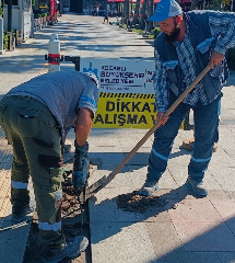 İzmit'te yürüyüş yolları onarılıyor