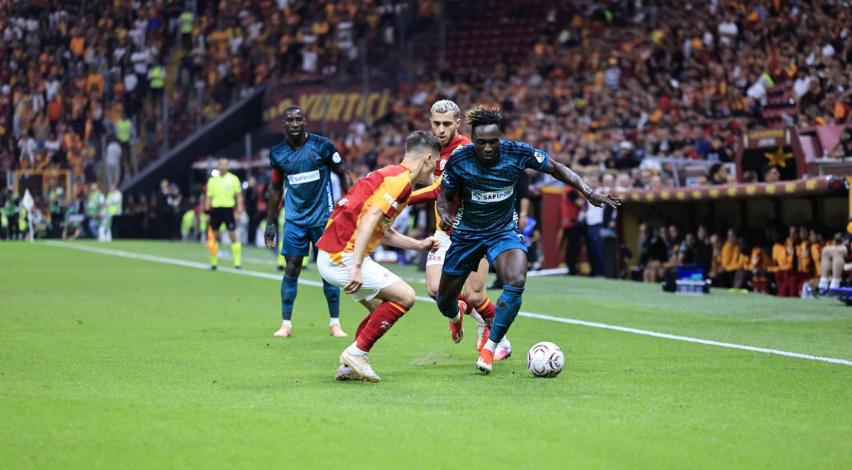 Rams Park’ın direkleri Agyei’nin kabusu oldu!