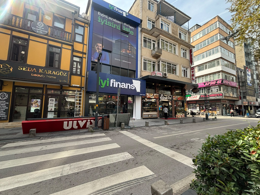 İzmit’in göbeğinde yeni tabela! Gün sayıyor