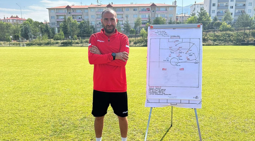 Bilal Turgut ve Sezgin Bektaş, UEFA B kursunun ilk etabını tamamladı