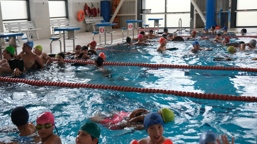 Kartepe’de spor dolu yaz! 3 bin 700 öğrenci eğitim aldı