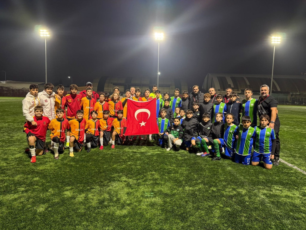 Kocaeli Öncü Gençlik ile Ayazmaspor’un dostluğu