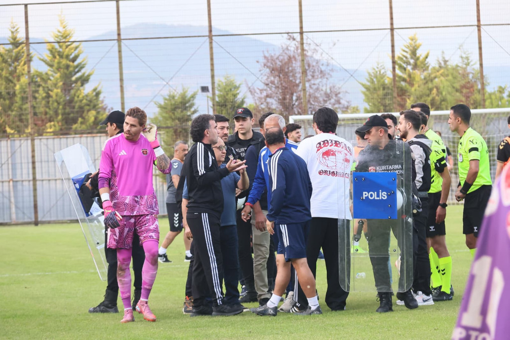 Gölcükspor’da üç isim disiplin kurulunda