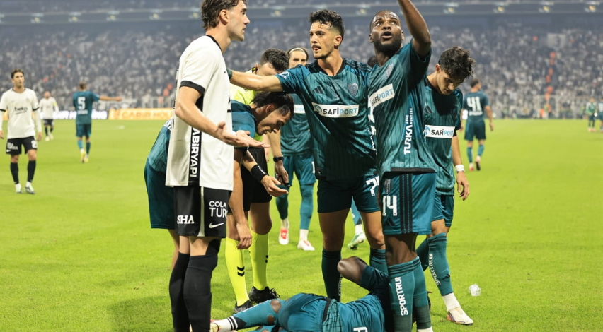 Agyei'ye çirkin saldırı