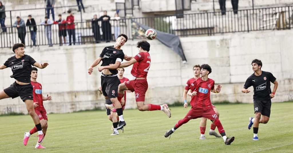 Kullarspor 1 puanla yetindi