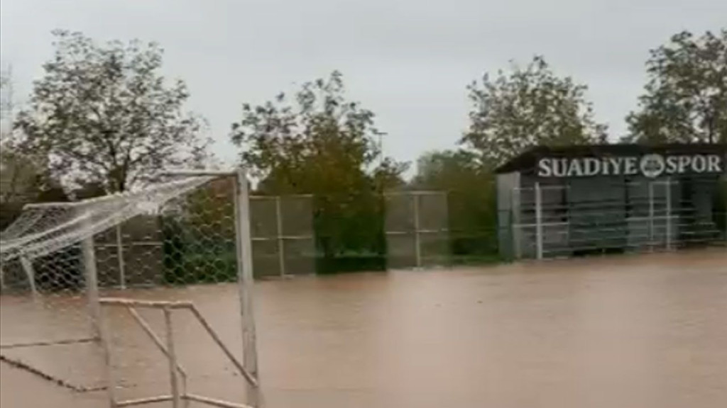 Suadiye Stadı yetişmedi maç Derbent’e alındı