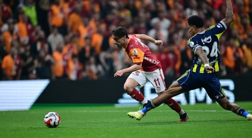 Süper Lig'de derbi heyecanı! Galatasaray - Fenerbahçe maçı saat kaçta?