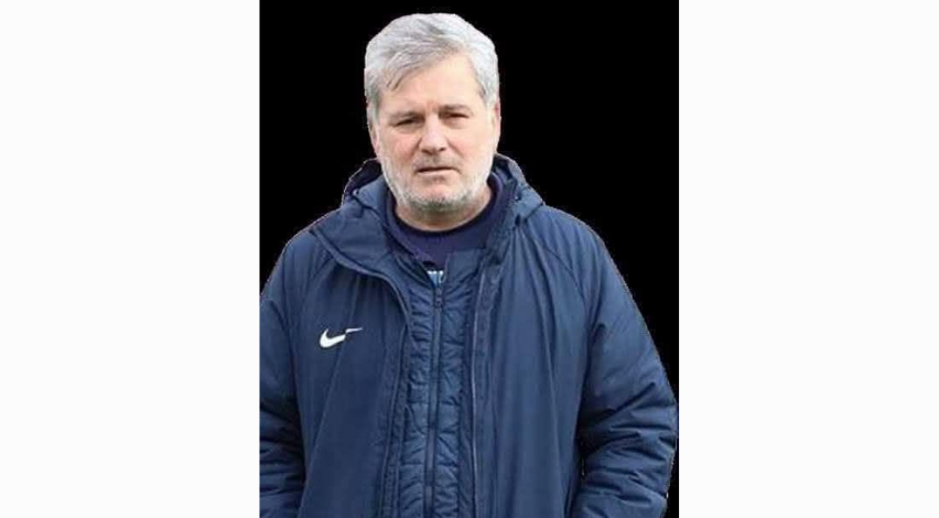 Takımın hocası göründü kendisinin haberi yok!