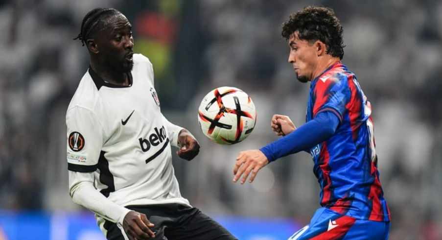 Beşiktaş 10 kişi kaldığı maçta puanı aldı