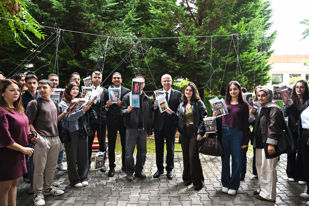 KOÜ’de de ağaçlar kitap açtı