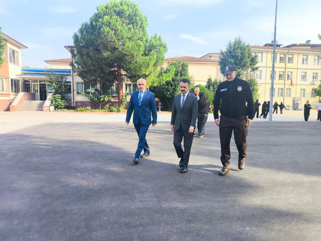 Vali Aktaş’tan Kız Meslek Lisesi’ne denetim