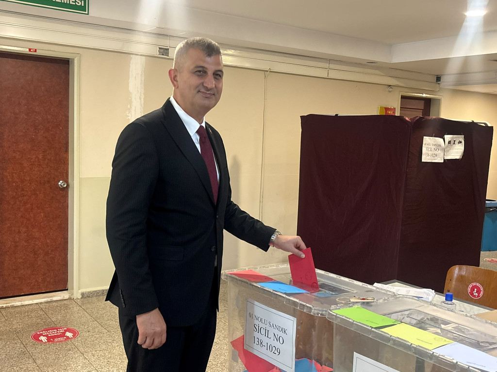 Başkan Sezer de baro seçiminde oyunu kullandı!