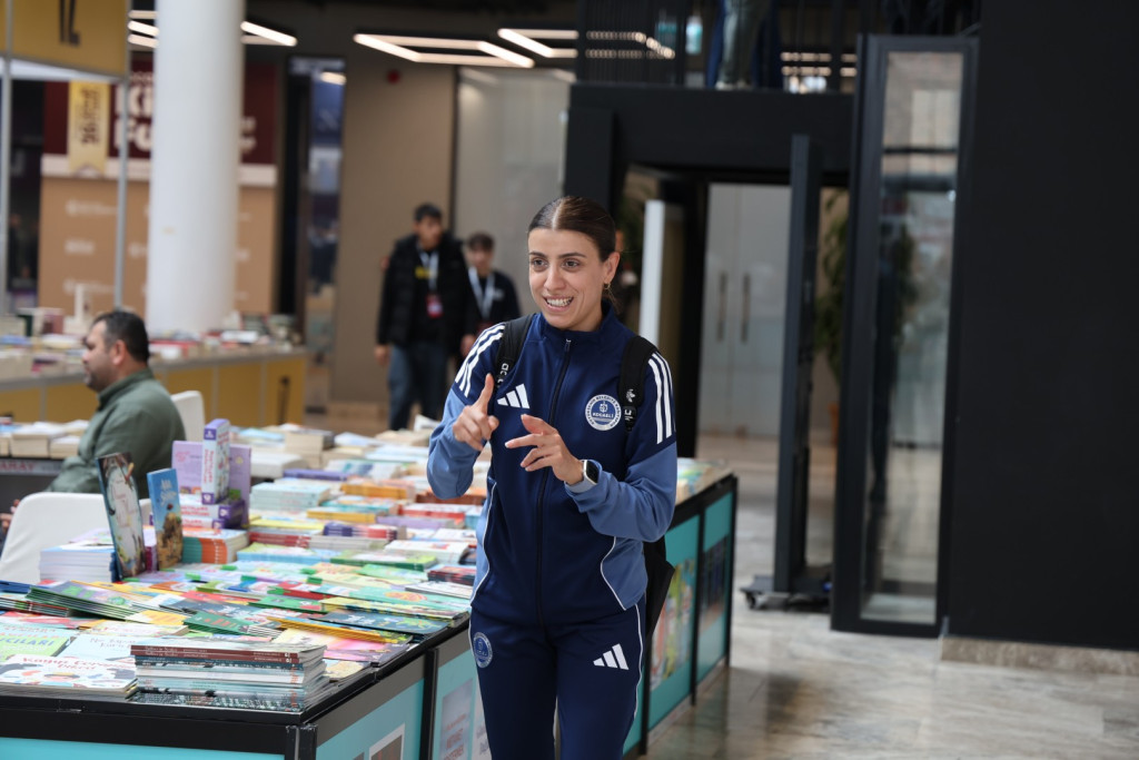 Kitap Fuarı’nda işitme engelliler için erişilebilir etkinlik