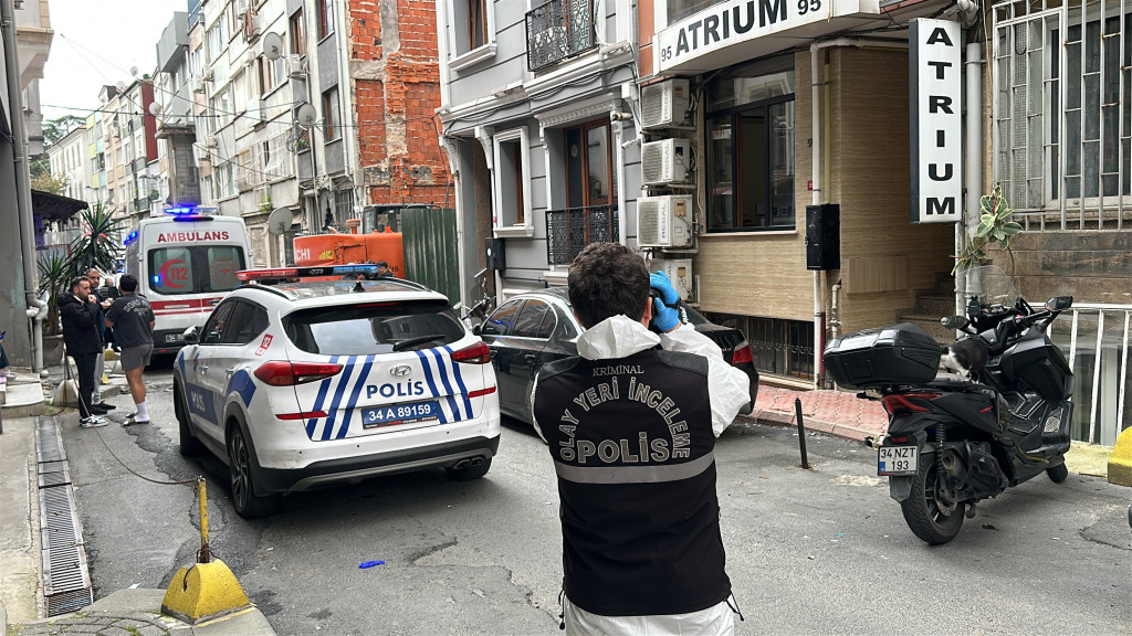 Çatıya çıkan genç kadın hayatını kaybetti