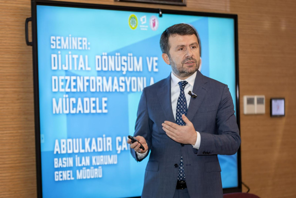 Abdulkadir Çay, İstanbul Üniversitesi öğrencileriyle buluştu
