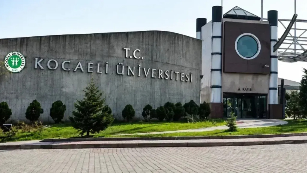 Azerbaycan’dan KOÜ’lü profesöre yasak kararı!