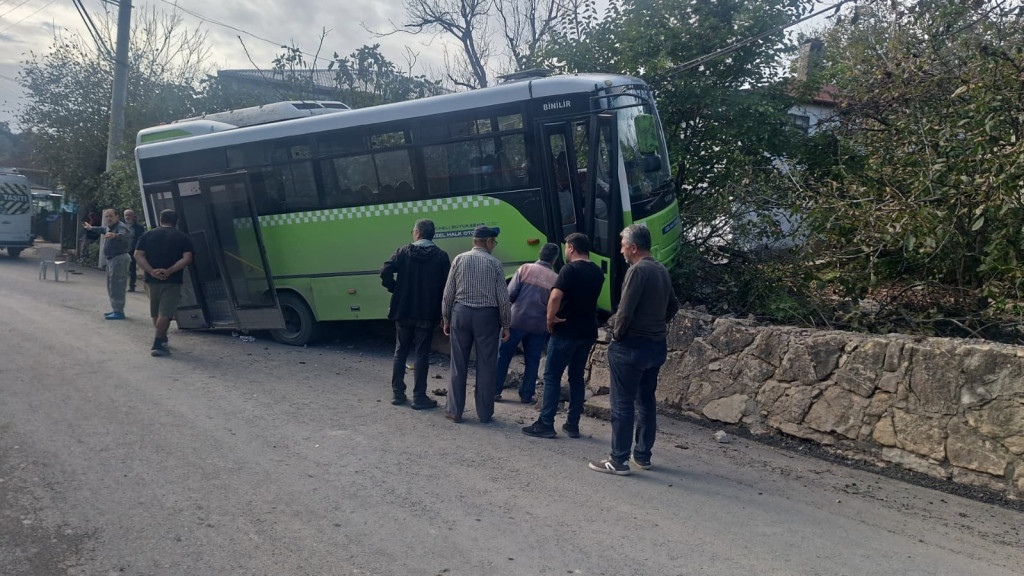 Kocaeli'de feci kaza: 10 kişi yaralandı! 