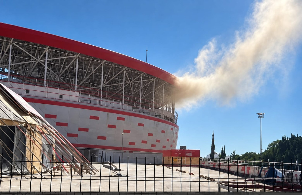 Stadyumda yangın çıktı!