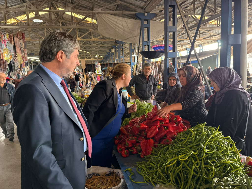 CHP Kocaeli’den Kandıra’da pazar ve üretici ziyareti