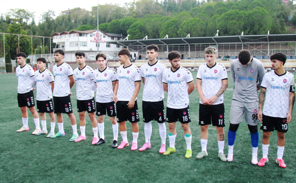 Derince Birlikspor hakeme isyan etti