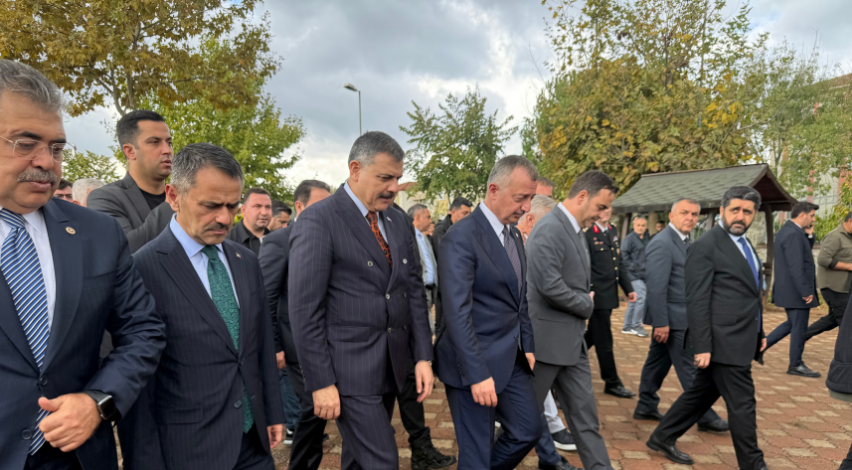 Kocaeli’de Bakan Çiftçi’ye yoğun ilgi!