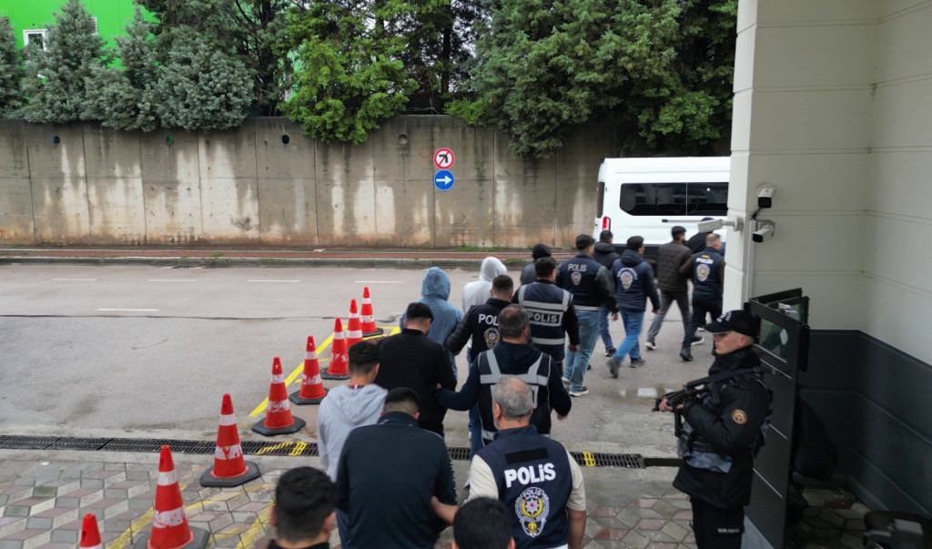 Kocaeli'de yasa dışı bahis operasyonunda 29 tutuklama! 