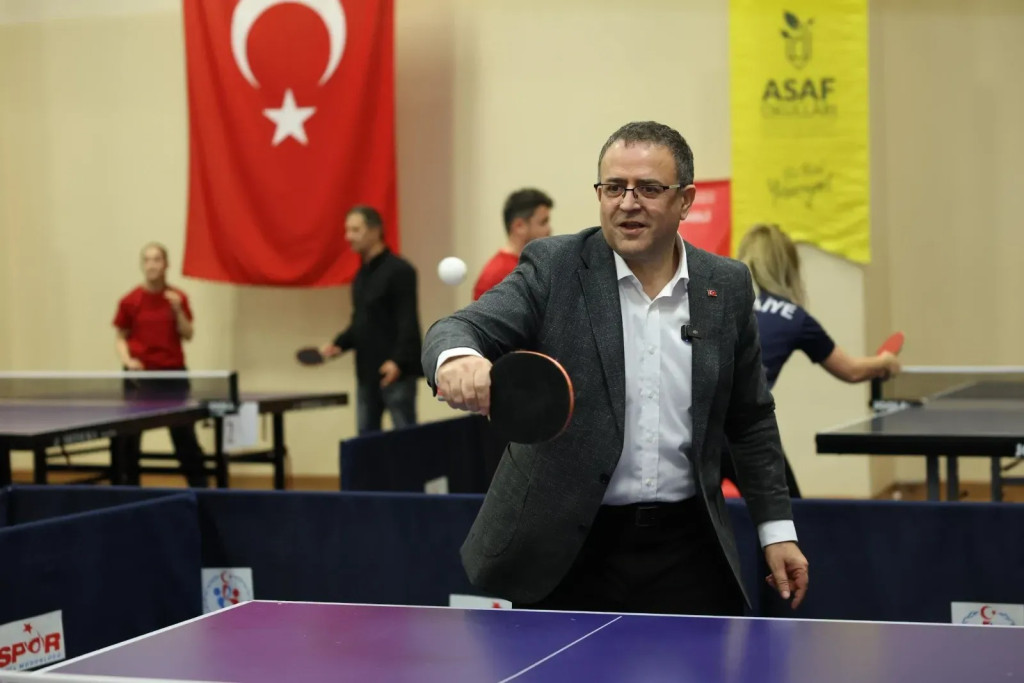Derince’de masa tenisi coşkusu!
