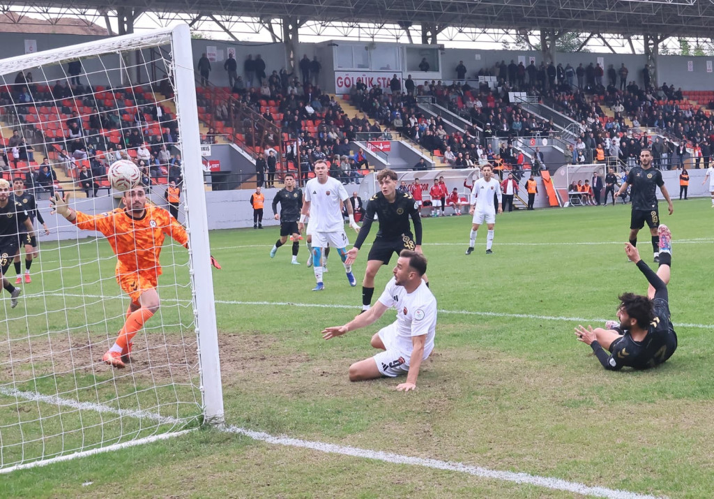 Gölcükspor zor deplasmanda
