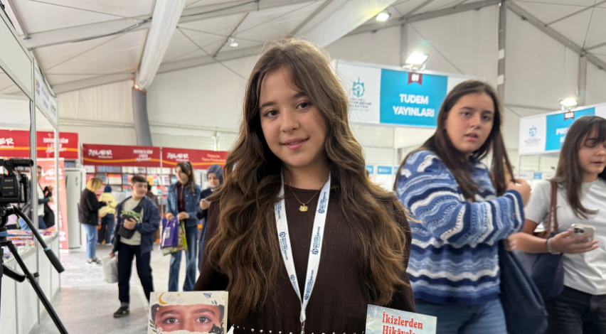 Kocaeli’de ikizlerin kitap aşkı!