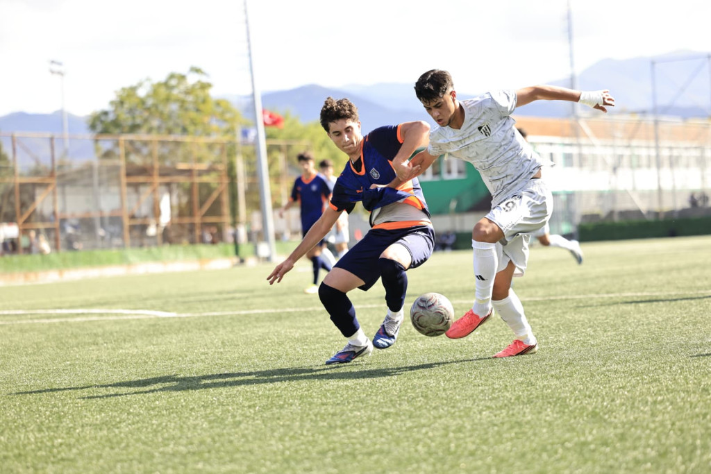 Kocaelispor U-17 ilk yarıyı geride tamamladı! Başakşehir’in golü tartışma yarattı!