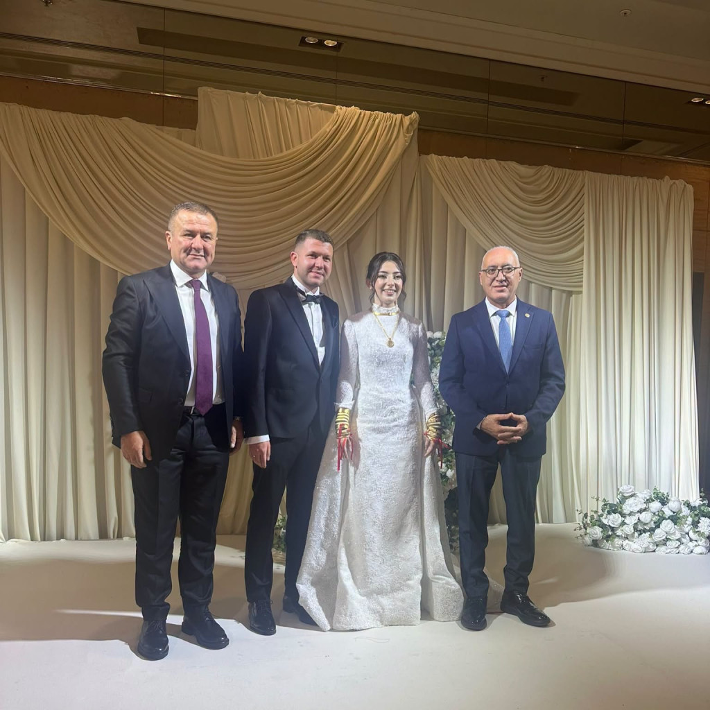 Korkmaz ailesinin mutlu gününe Doğan Demir de katıldı
