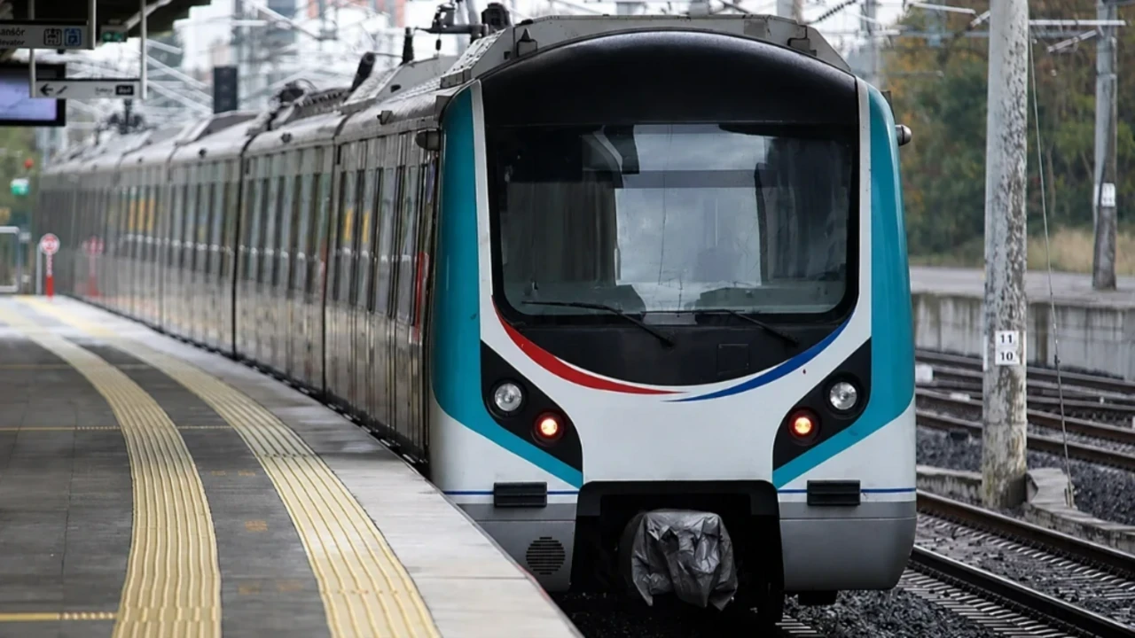 Marmaray’da aynı gün 2 intihar! Seferlerde aksama yaşandı