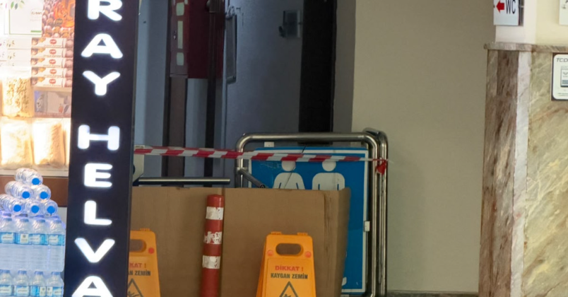 İzmit’te bir garip olay! Tuvaletler neden kapalı?