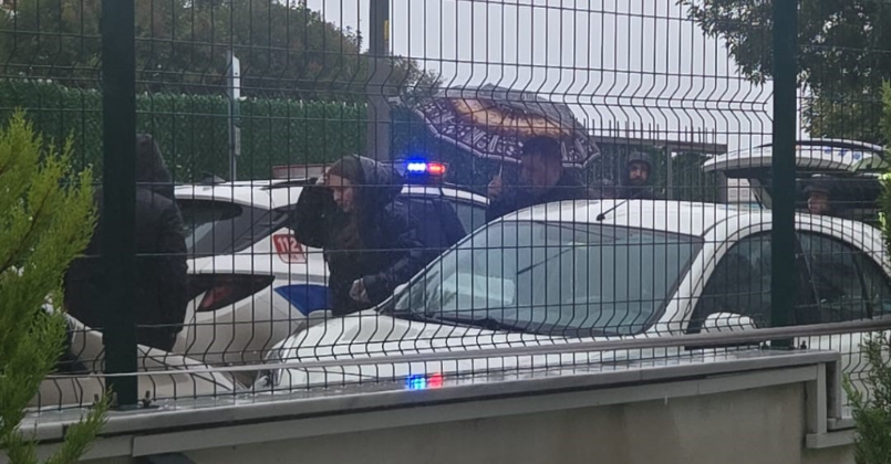 Okul önünde trafik tartışması!