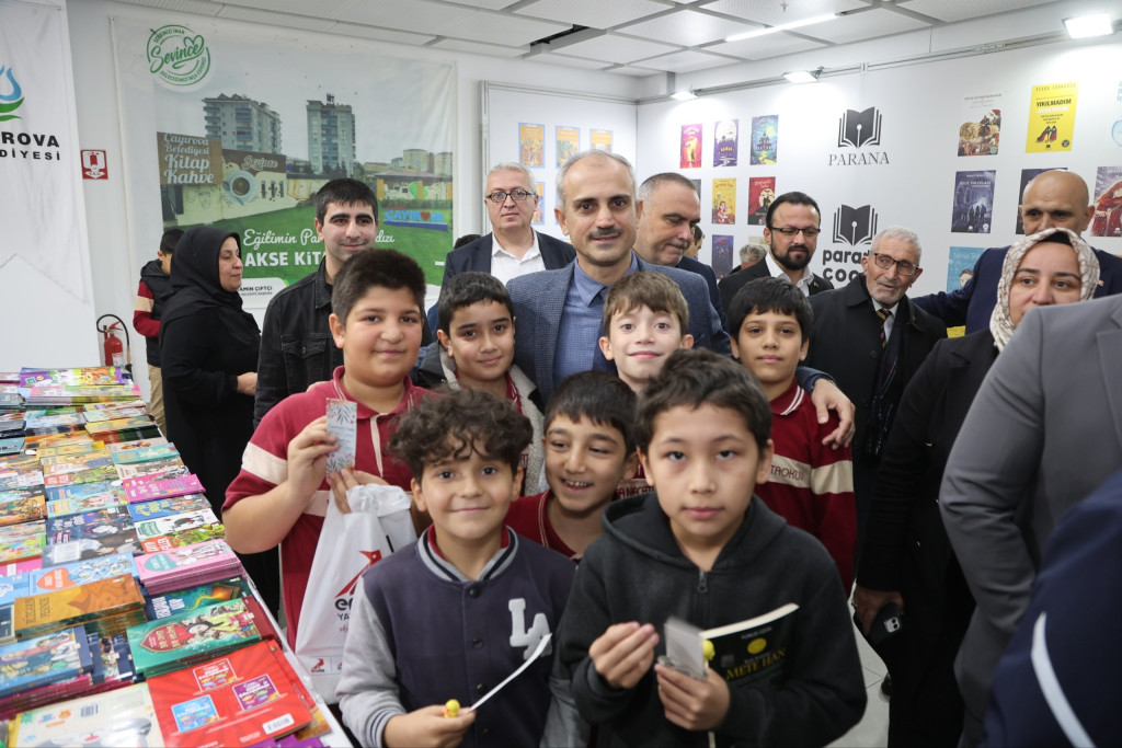 Çayırova’da kitap şöleni başladı