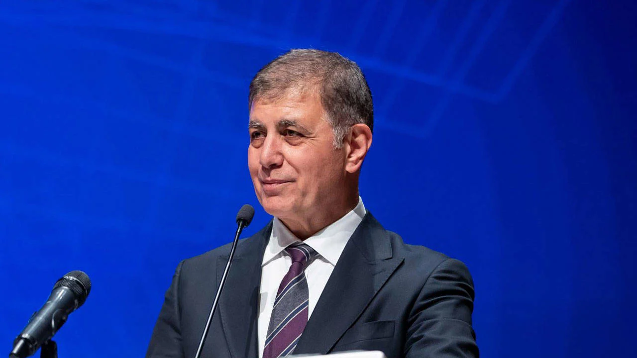 Cemil Tugay, AK Parti'ye katıldı