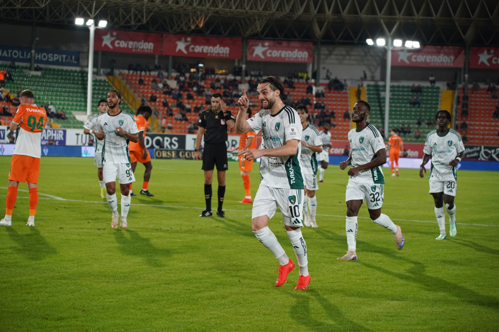 Kocaelispor yaradı... Berkan Kutlu kariyerinin zirvesinde!