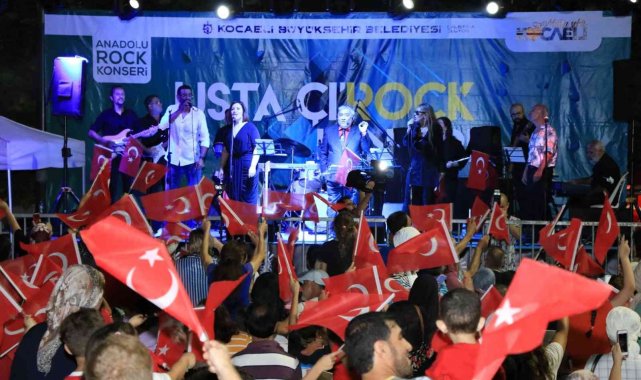 Usta ÇıRock konseriyle geçmişe yolculuk yaptılar Kültür Sanat Mavi